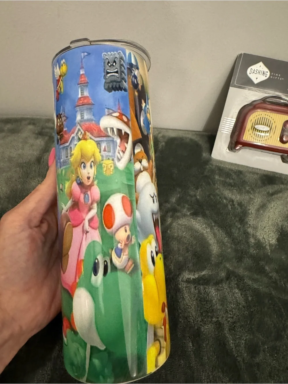 Súper Marío 20 oz tumbler and n Mini Retro Radio